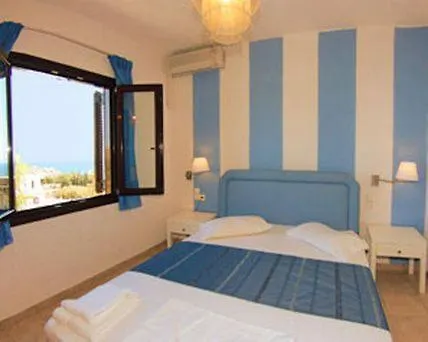 Perla Aparthotel 3*